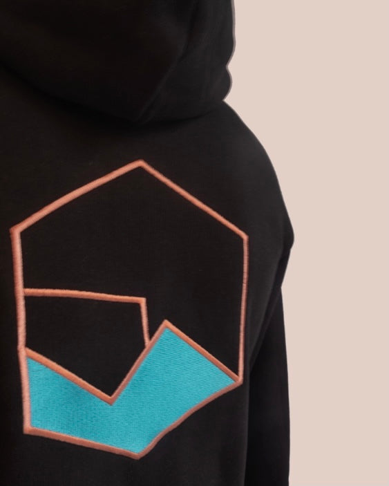 VERVEA EMBROIDERED LOGO HOODIE - METEORITE BLACK – VERVEA.COM